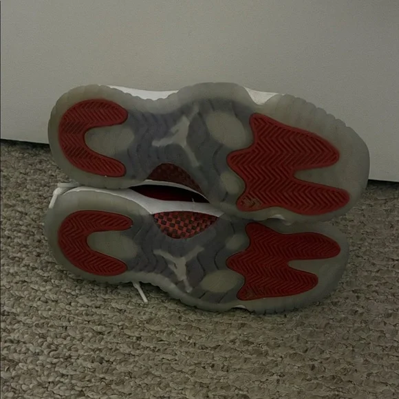Jordan 11 retro Kids Sneakers Red and White - Picture 7 of 8